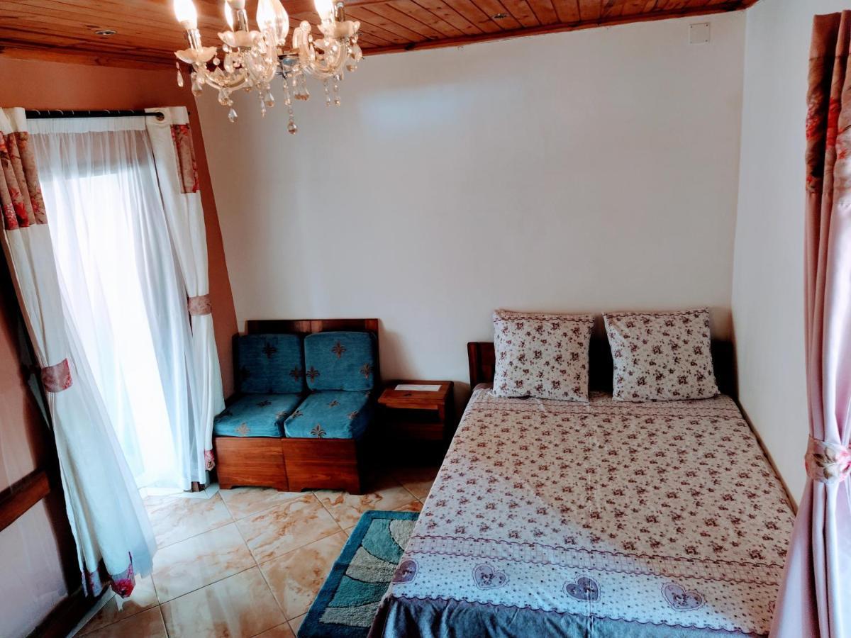 Oceanis Home & Voyages Ivato  Extérieur photo