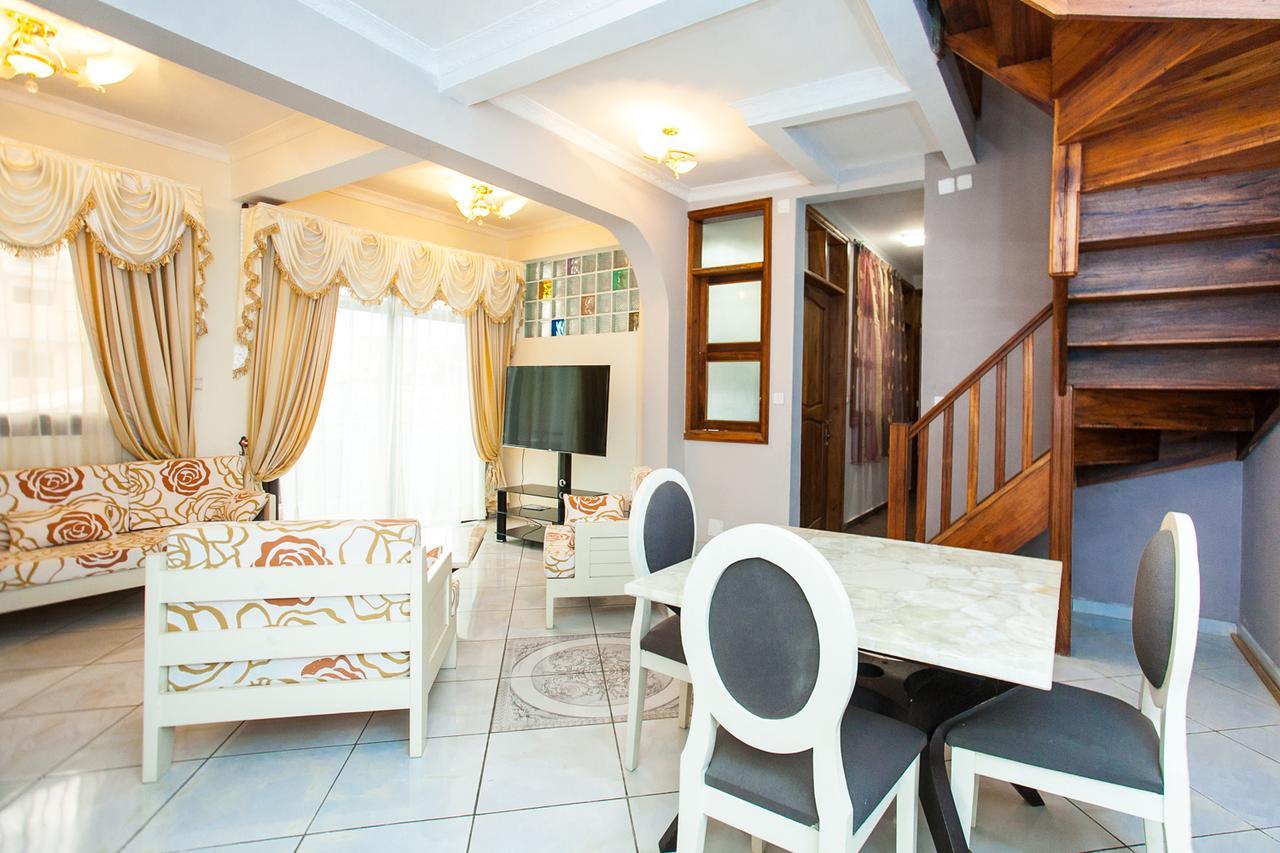 Oceanis Home & Voyages Ivato  Extérieur photo