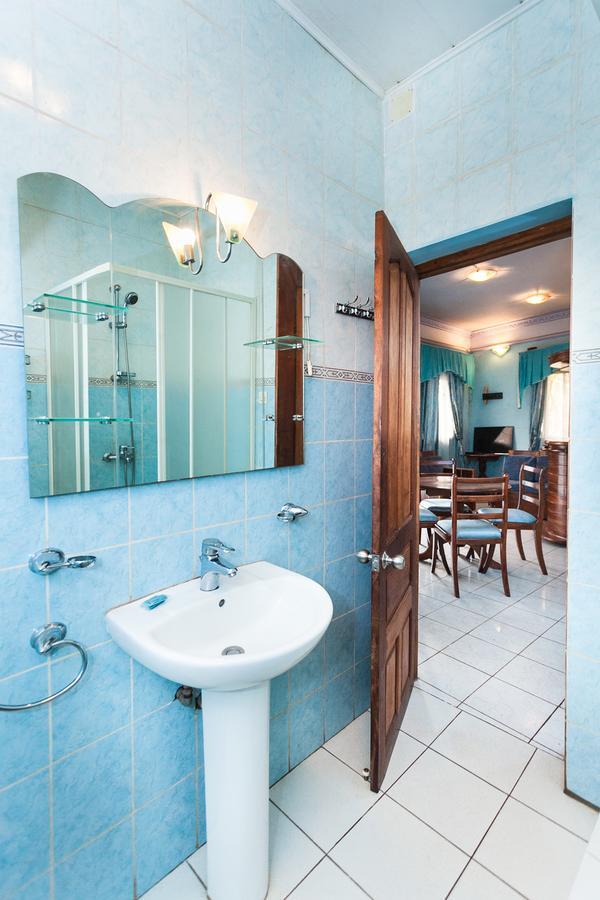 Oceanis Home & Voyages Ivato  Extérieur photo